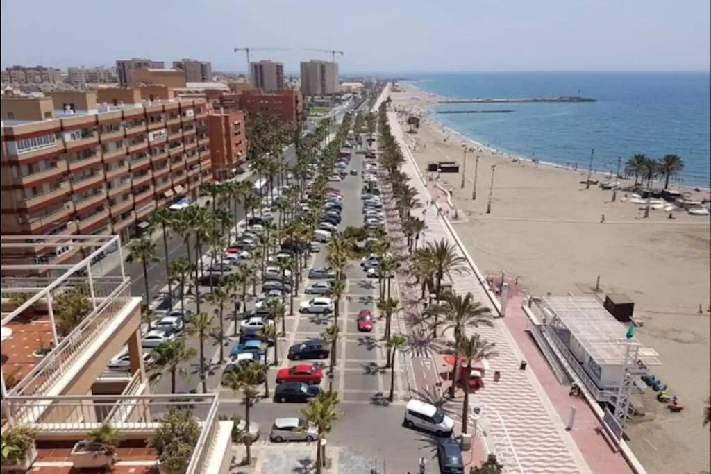 El Rinconcito Cubano En La Playa Apartment Almeria Bagian luar foto