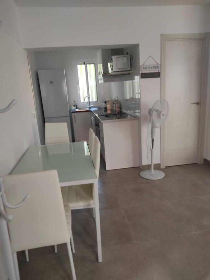 El Rinconcito Cubano En La Playa Apartment Almeria Bagian luar foto